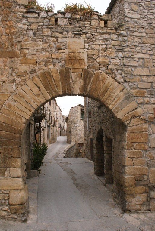 Muralla y los portales de entrada de Guimara